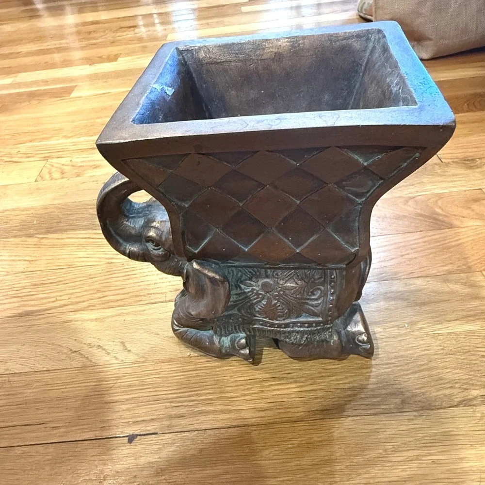 Vintage Style Bronze Colored  Elephant Planter Decorative Basket Animal Statue